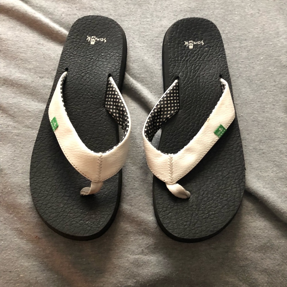 Sanuk flip flops